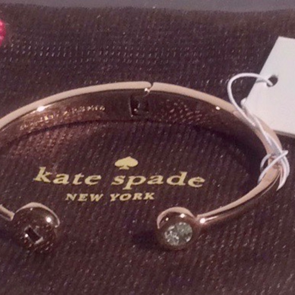 NWT ! Kate Spade Spot the Spade Bangle Bracelet - Picture 2 of 4